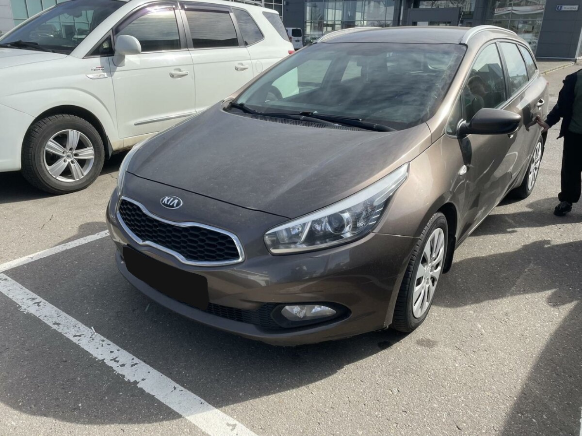 Kia Ceed II, 2013, 2013 с пробегом 136 327 км, цвет , цена - 672 165 руб., кузов - 